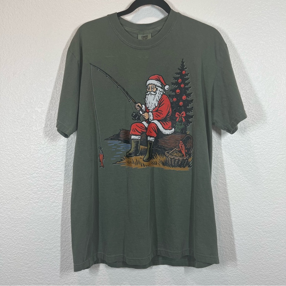 Comfort Colors Green t-shirt Fishing Santa Clause Size L